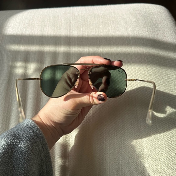 Ray-Ban Gold Frame Sunglasses with Black Case - Picture 7 of 7